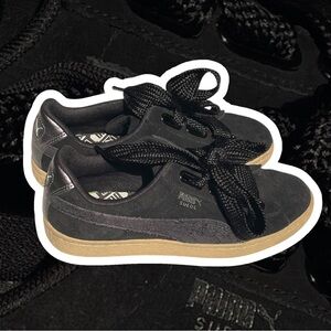 Puma Women’s Suede Heart Safari Sneakers